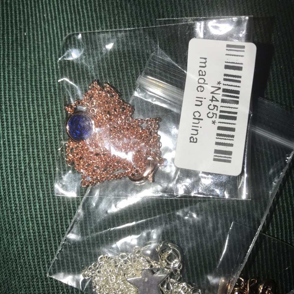 Assorted Women’s Necklaces - Picture 5 of 11